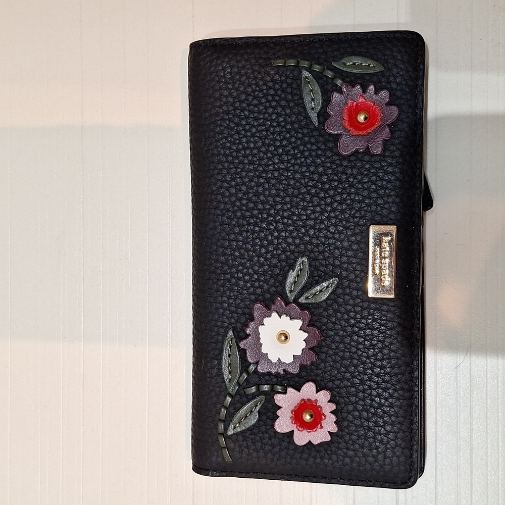 Kate spade leather bi fold wallet